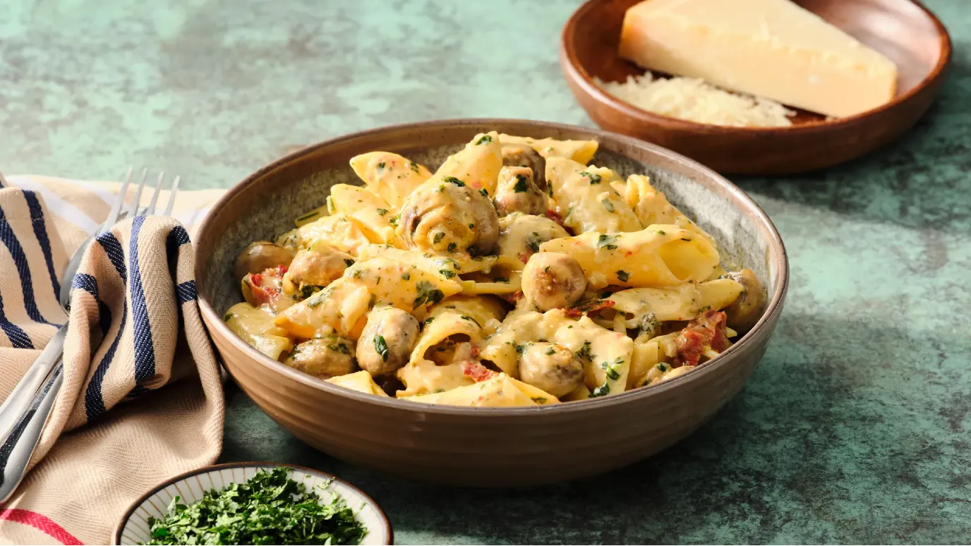 Creamy Garlic and Herb Mushroom Pasta