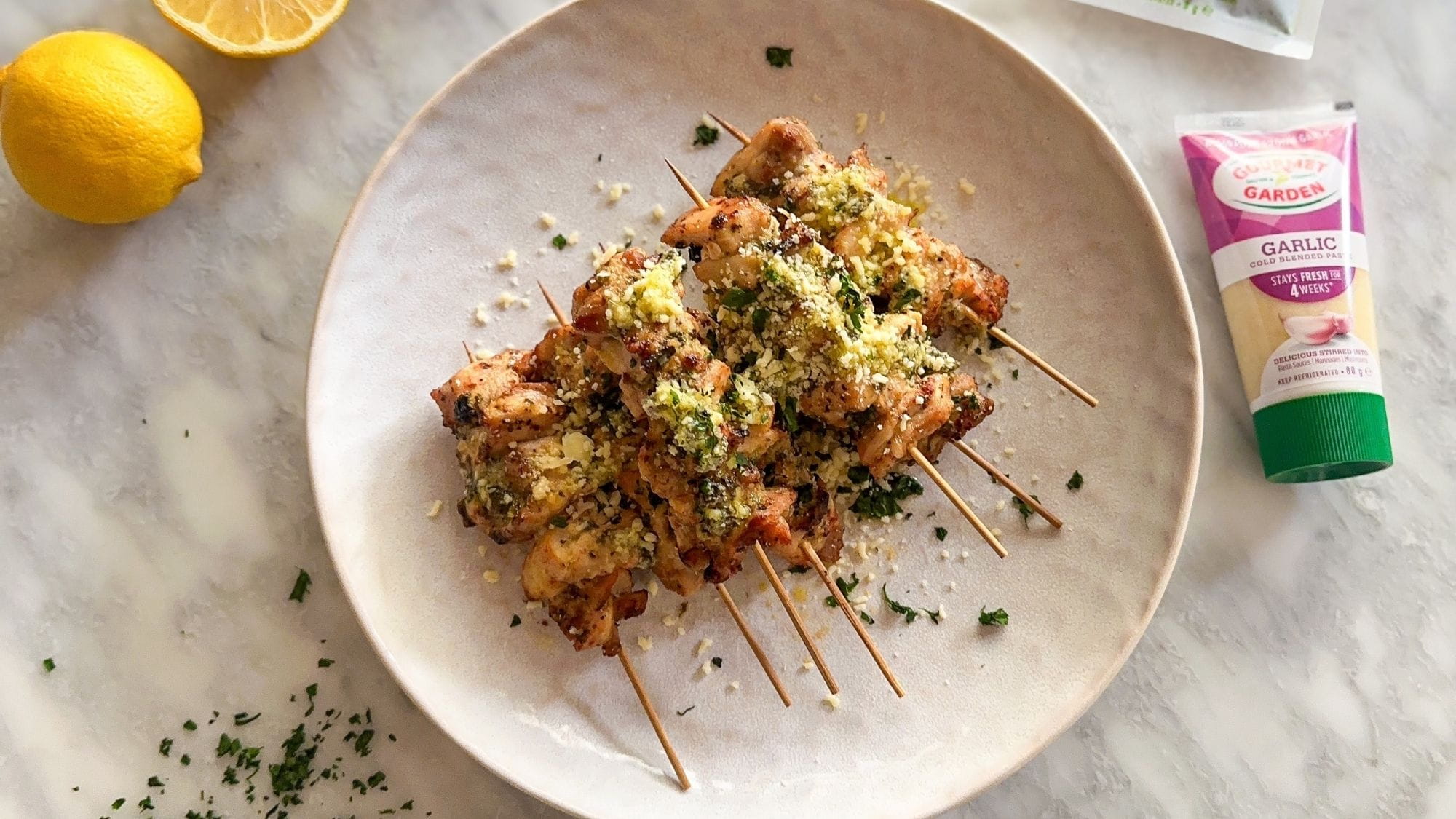 Gourmet-Garden-x-Cassie-Slaney---Garlic-Lemon-Chicken-2000x1125