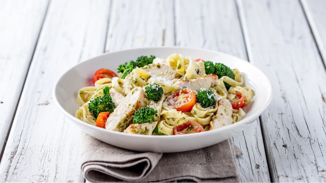 Turkey Fettuccine with Tomatoes Broccoli & Basil